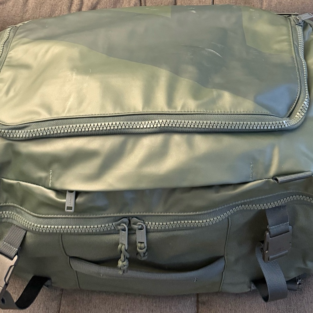 Away Active Convertible Backpack 45L (Pre-Owned/Unused)